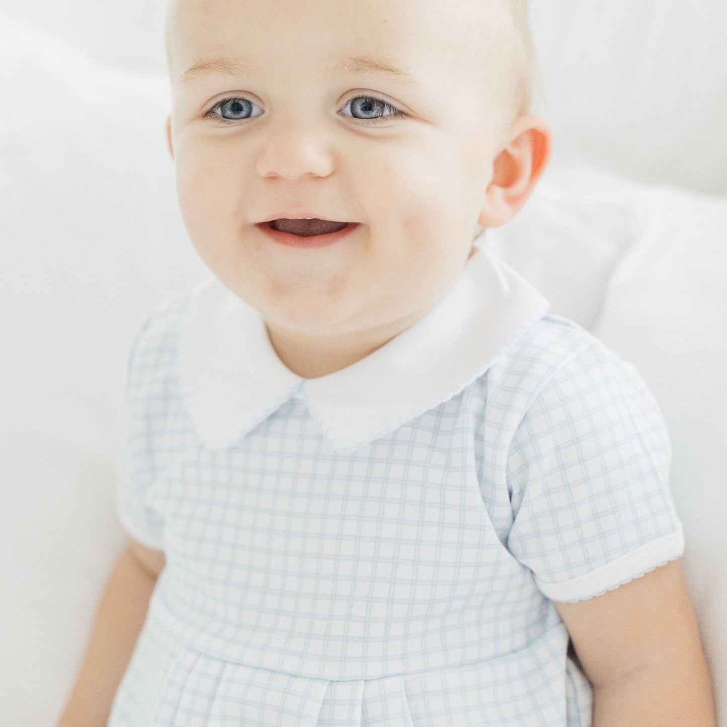 Blue Peek-A-Boo Wishes Collared Bubble